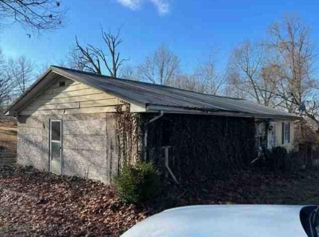 Boling Rd, Utica, KY 42376