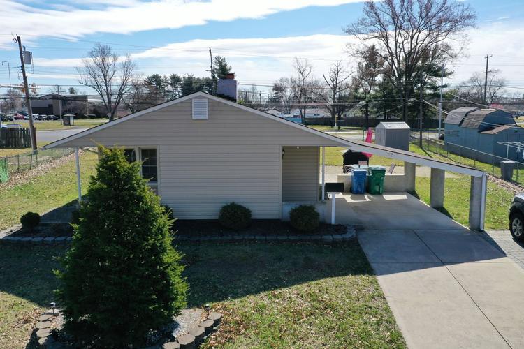 Oaktree Dr, Levittown, PA 19055