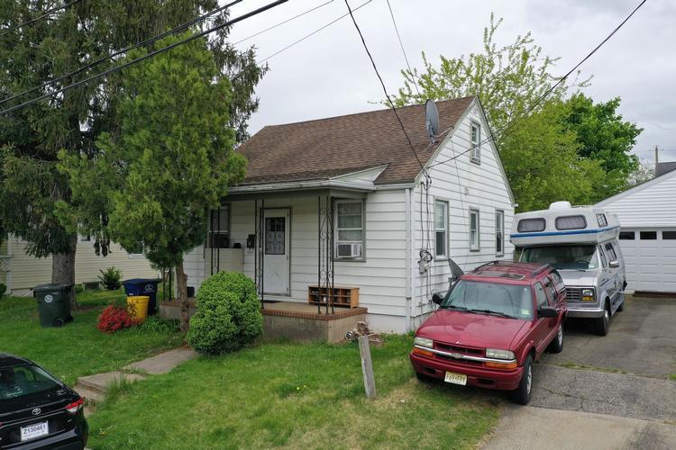 Grover Ave, Trenton, NJ 08610