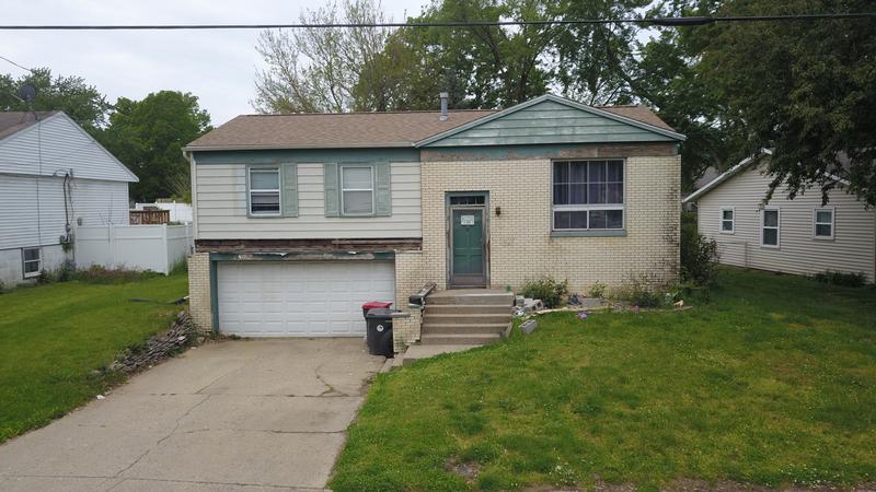 Florence Ave, Pekin, IL 61554