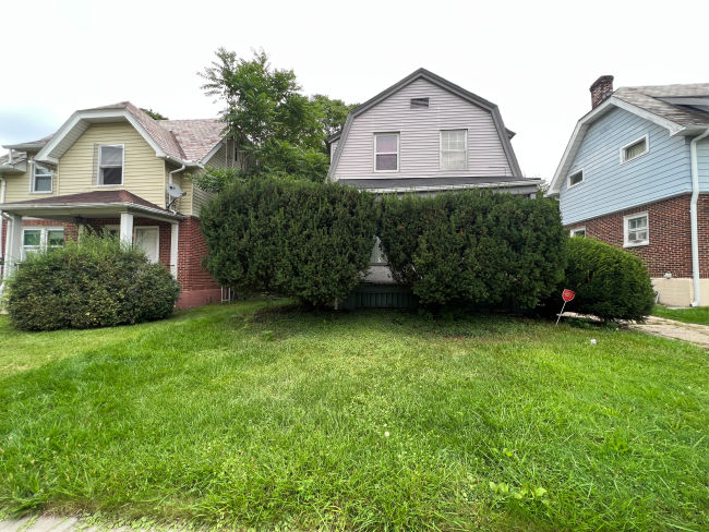 912 Dupont St   , Flint, MI 48504 
