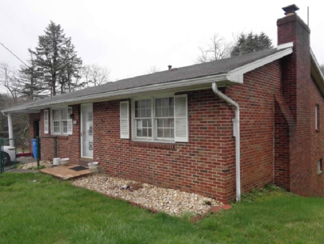 960 MAIN ST  , North Huntingdon, PA 15642 