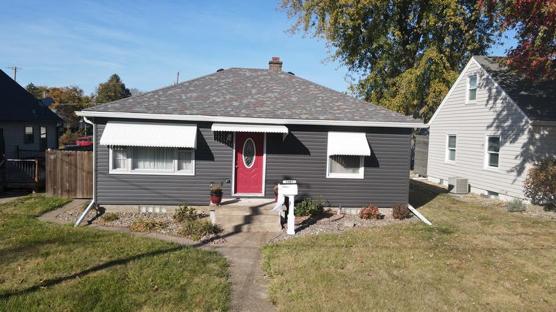 11th Avenue B , Moline, IL 61265