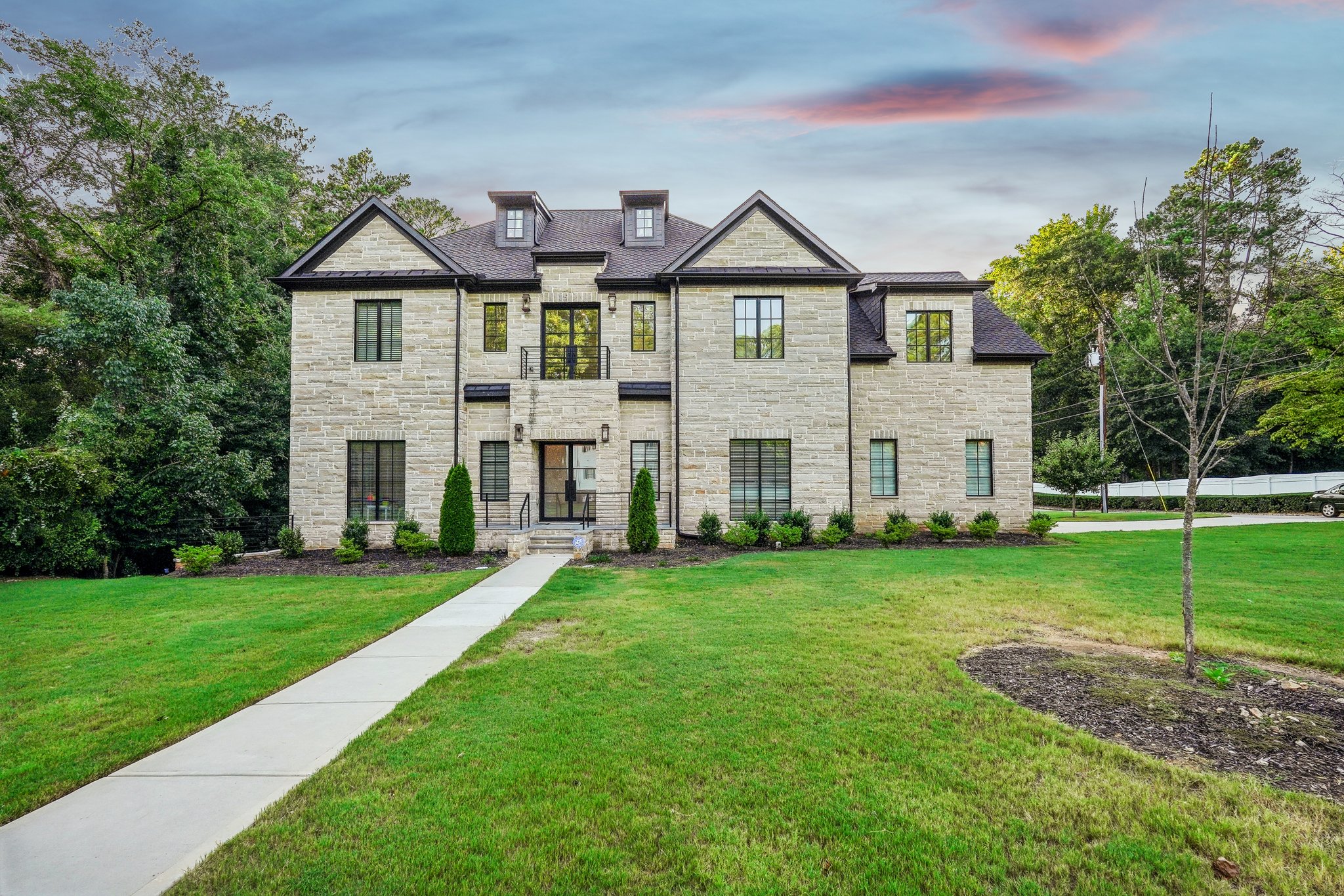 Kayron Dr, Sandy Springs, GA 30328
