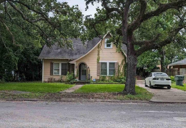 Woodrow Dr, Port Arthur, TX 77642 #1