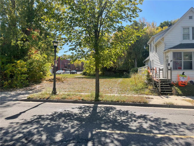 82 George St W  , Saint Paul, MN 55107 