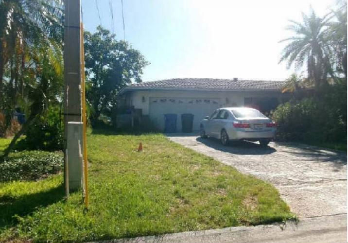 2400 S SHORE DR SE  , Saint Petersburg, FL 33705 