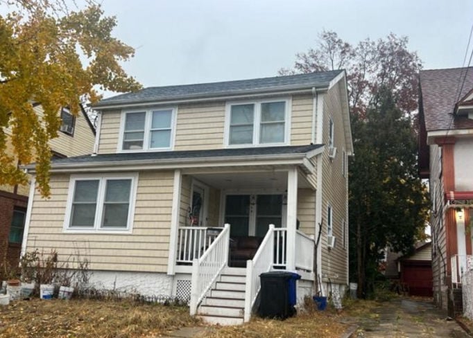 100-23 203rd St  , Jamaica, NY 11423 