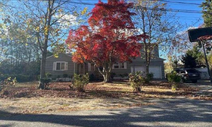 8 WINDUS DR  , Shirley, NY 11967 