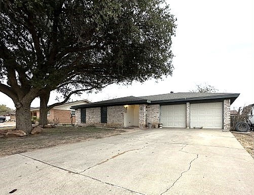 715 W Spruce Avenue , Midland, TX 79705 