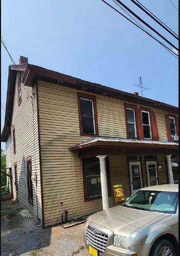 33 S MARKET ST  , Millerstown, PA 17062 