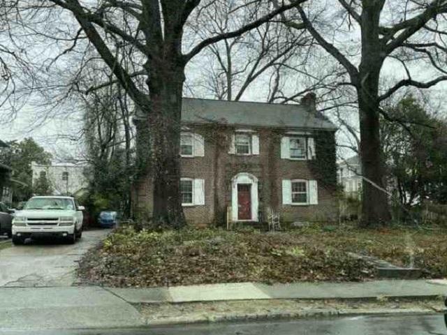 Fisher Park Cir, Greensboro, NC 27401