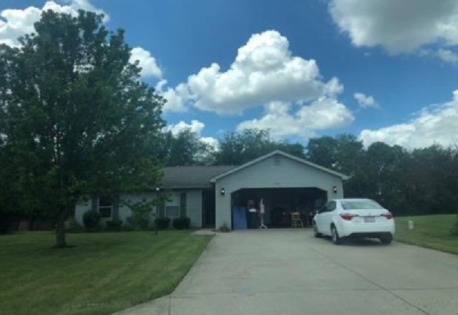 Vicky Ln, Warsaw, IN 46582