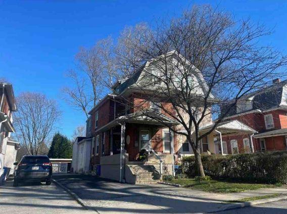 Aubrey Ave, Ardmore, PA 19003