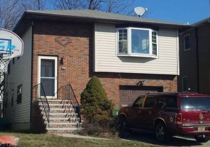 Mccandless Pl, Linden, NJ 07036