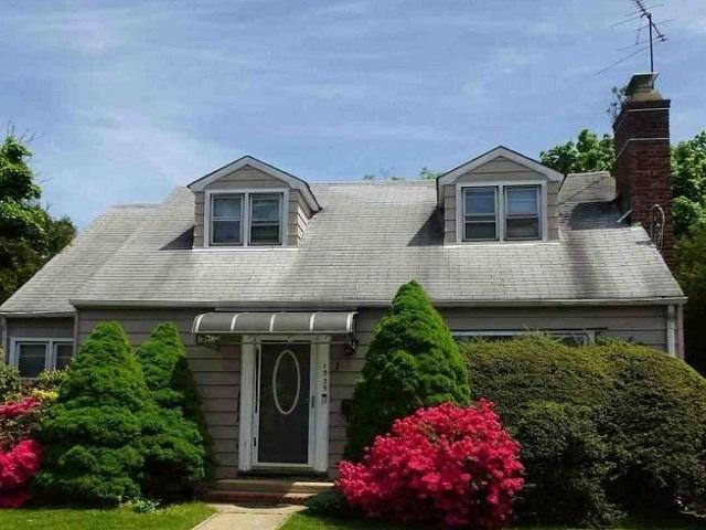 Mattison St, North Baldwin, NY 11510