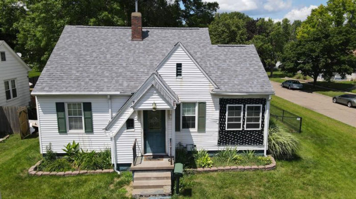 208 W 31ST ST  , Davenport, IA 52803 
