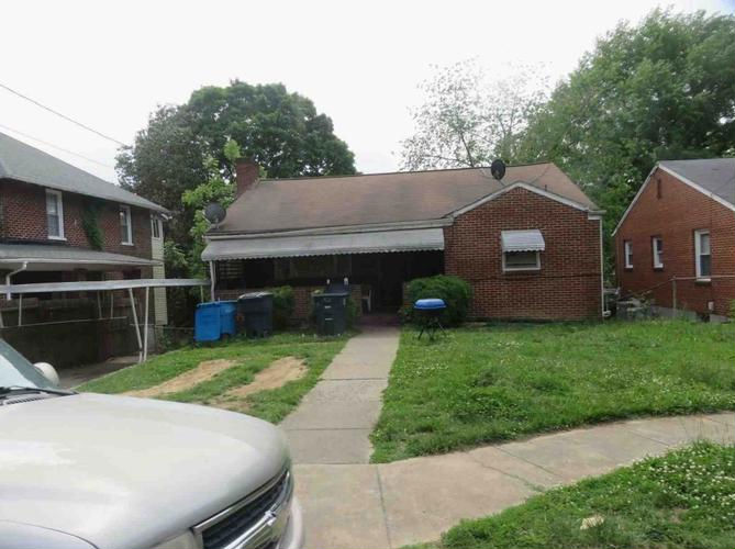 922 CRESCENT ST NW  , Roanoke, VA 24017 