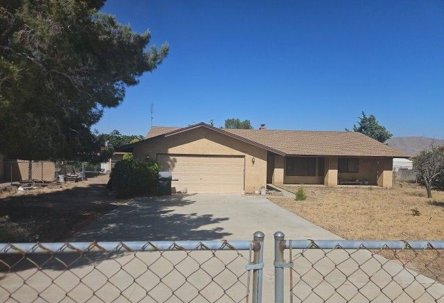 7605  Langdon Ave , Hesperia, CA 92345 