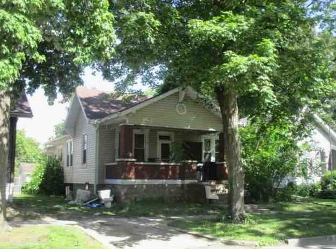Hickory St, Centralia, IL 62801