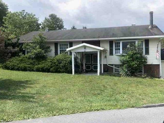 Pentagon Cir, Northern Cambria, PA 15714