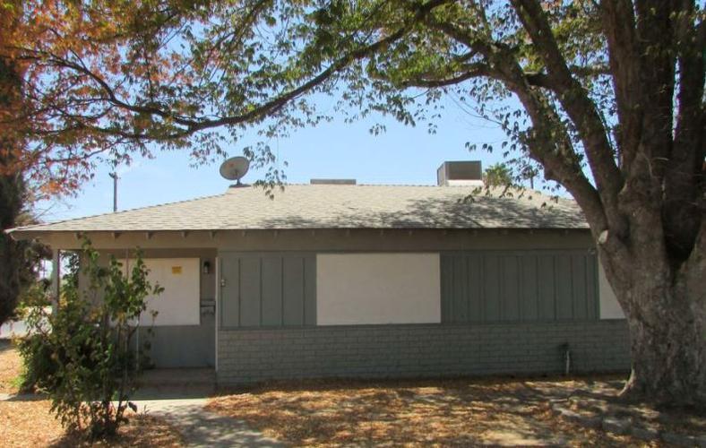 Emery Ave, Bakersfield, CA 93304
