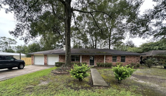 167 County Road 760 , Buna, TX 77612 