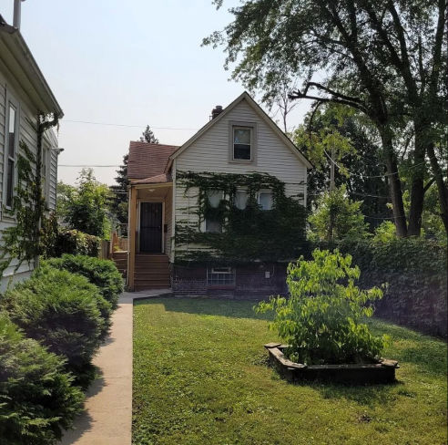 245 W 109th Place  , Chicago, IL 60628 