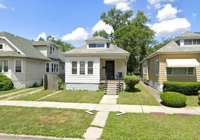 242  W 105th St  , Chicago, IL 60628 