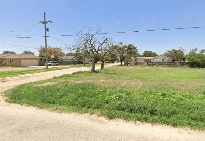 1301 AVE P  , Ralls, TX 79357 