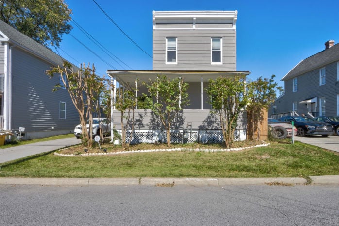 102 4th ave  , Halethorpe, MD 21227 
