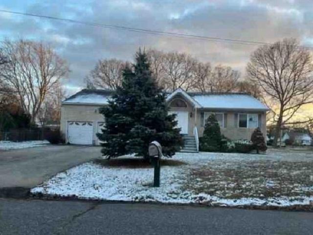 Palmetto Dr, Shirley, NY 11967 #1