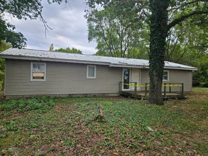 13054 W 300 N  , Medaryville, IN 47957 