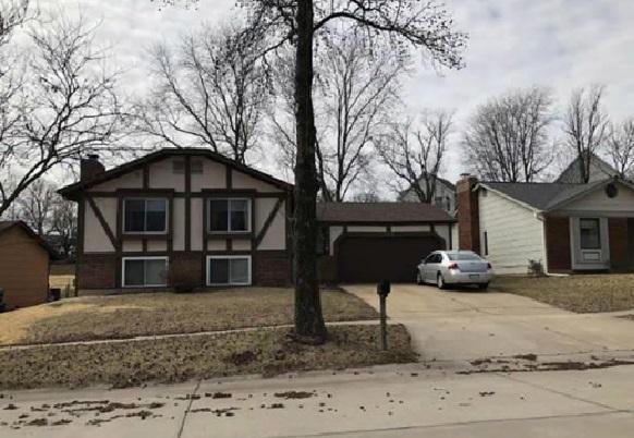 Pheasant Run Dr, Maryland Heights, MO 63043