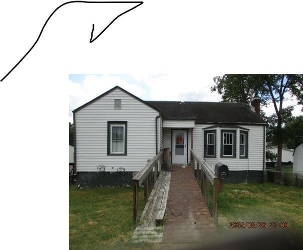 Bailes Dr, Nitro, WV 25143