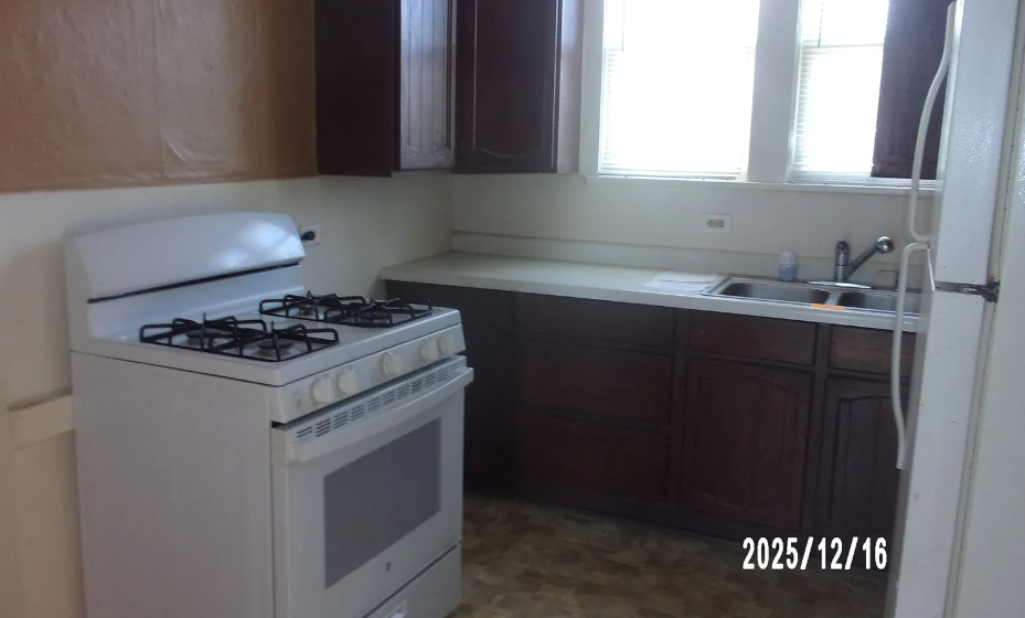 5th St, Hoopeston, IL 60942 #1