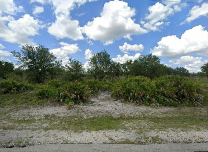 2524 68th St W  , Lehigh Acres, FL 33971 