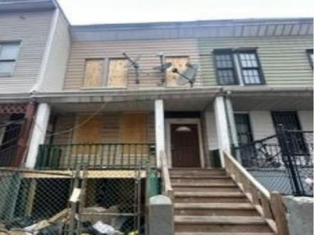 805 E 170th St  , Bronx, NY 10459 