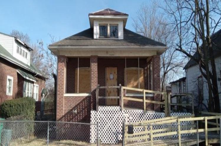 3rd Ave, Phoenix, IL 60426