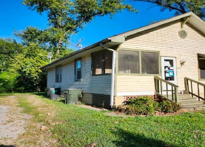 1405 N 54TH ST  , East Saint Louis, IL 62204 
