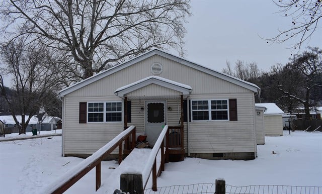 Montana Ave, Hurricane, WV 25526