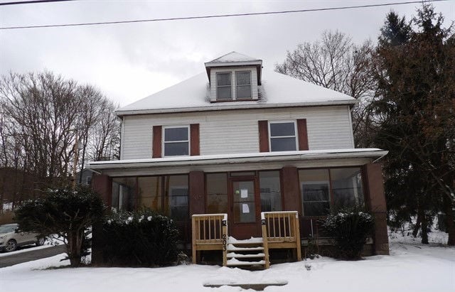 203 W Main St , Sharpsville, PA 16150 