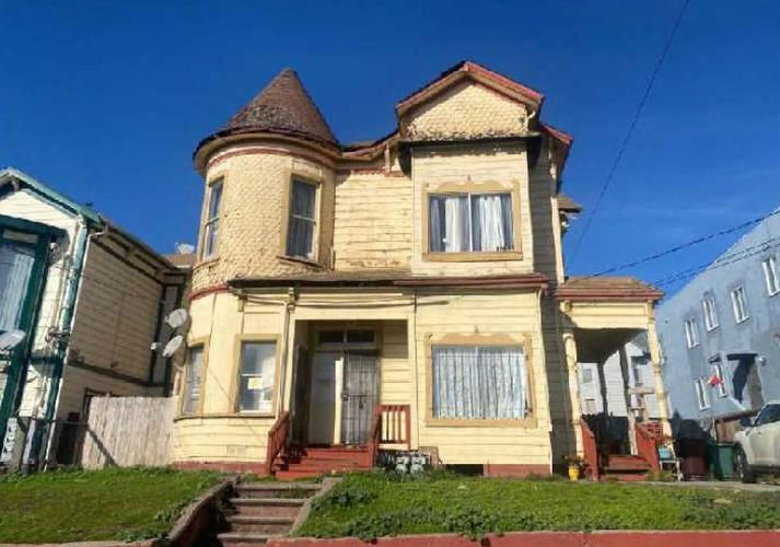 1737 13th Ave  , Oakland, CA 94606 