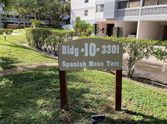 3301 SPANISH MOSS TER APT 704 LAUDERHILL, FL 33319-5003  , Lauder Hill, FL 33319 
