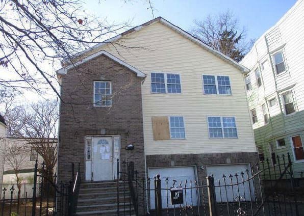 17 9th Ave  , East Orange, NJ 07018 