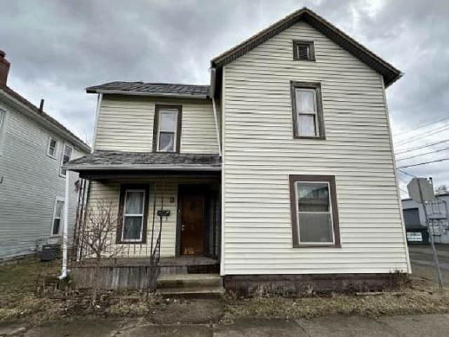 131 6TH ST NW  , New Philadelphia, OH 44663 