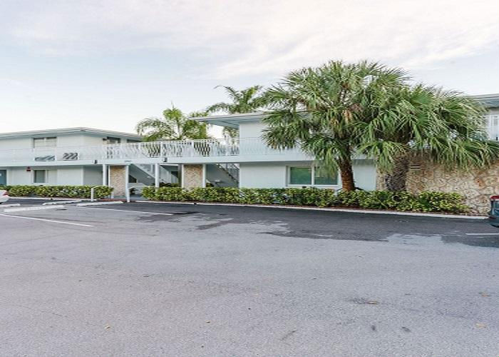 2050 NE 39TH ST APT 102  , Fort Lauderdale, FL 33308 