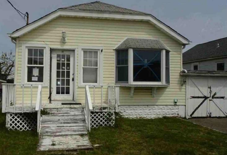 31 E BEDELL ST  , Freeport, NY 11520 