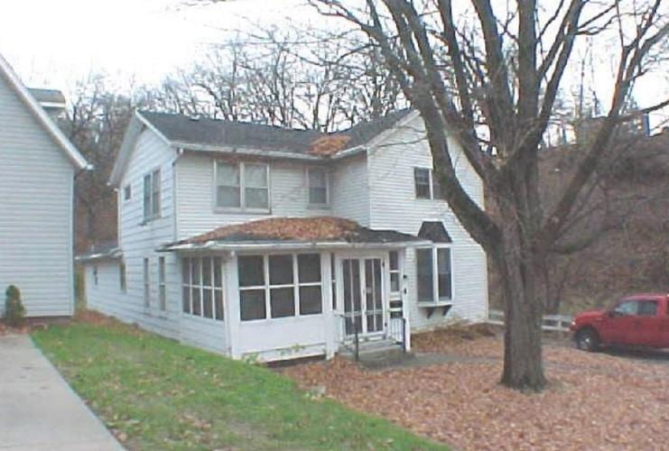 4 HILL ST  , Savanna, IL 61074 
