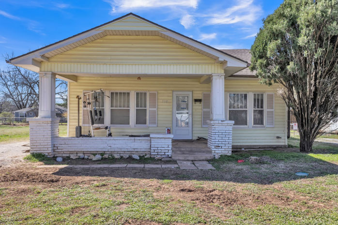 710 W Hackberry Ave , Duncan, OK 73533 